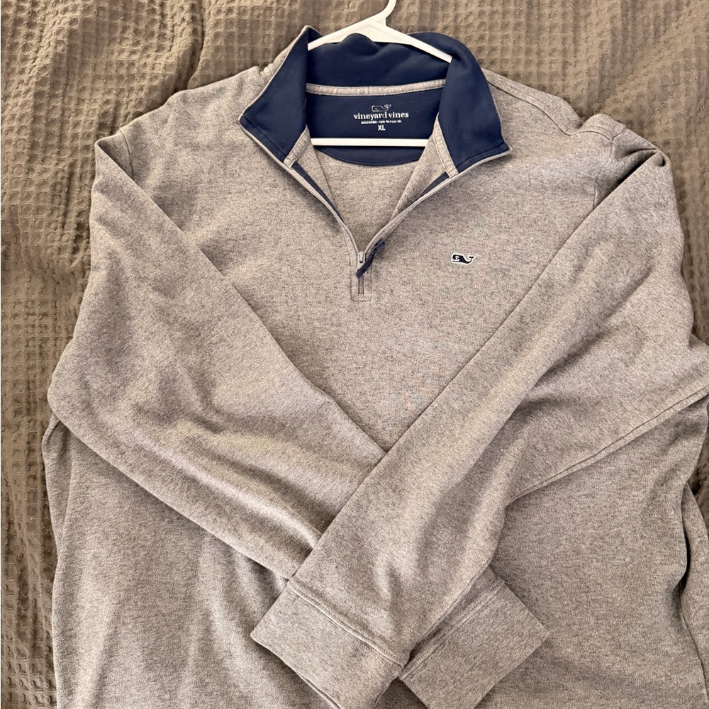 Vineyard Vines Men's Gray Quarter-Zip with Navy Contrast Collar